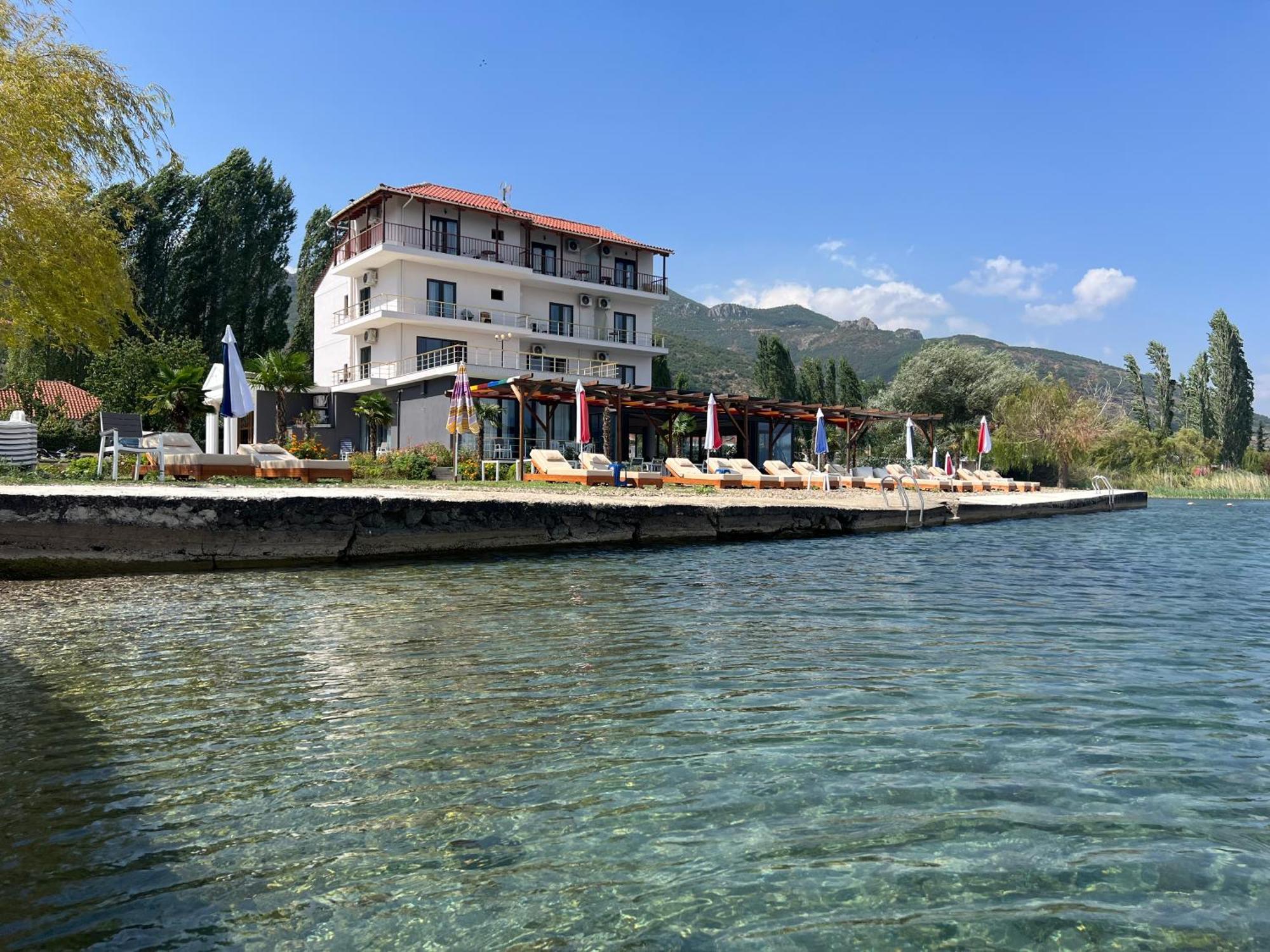 Hotel Victoria Pogradec Exterior photo